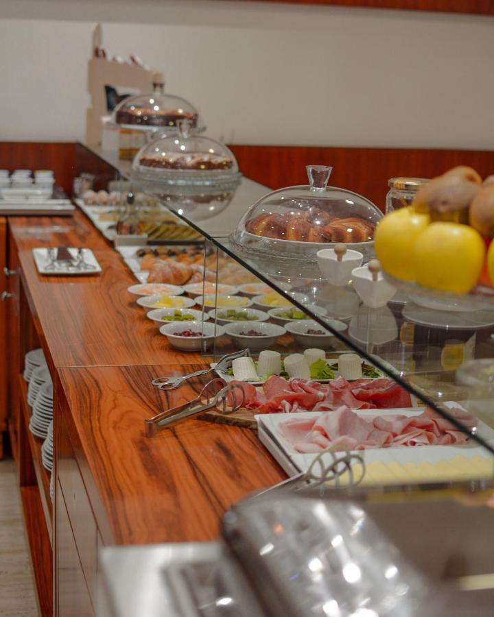 Hotel Dei Cavalieri Caserta - La Reggia Eksteriør bilde
