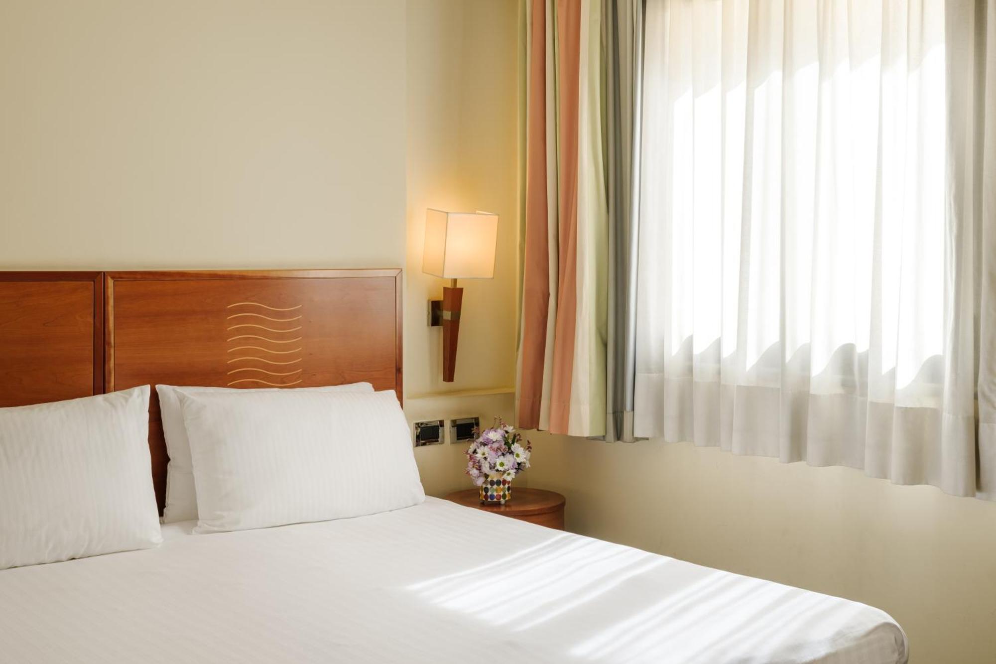 Hotel Dei Cavalieri Caserta - La Reggia Eksteriør bilde