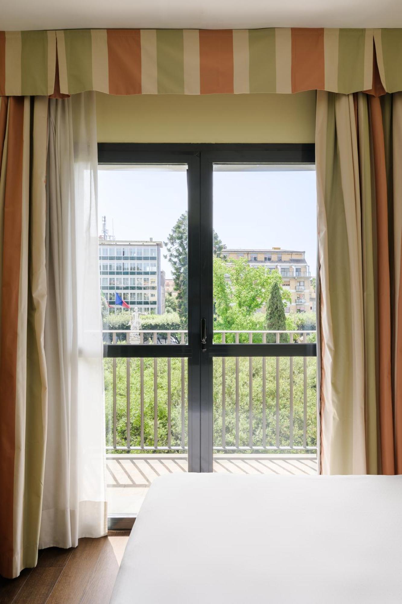 Hotel Dei Cavalieri Caserta - La Reggia Eksteriør bilde