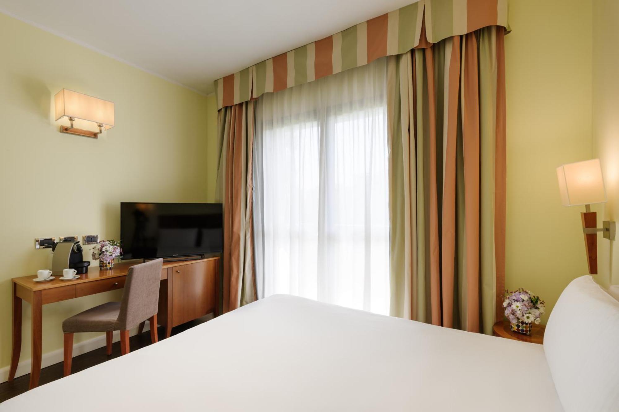 Hotel Dei Cavalieri Caserta - La Reggia Eksteriør bilde